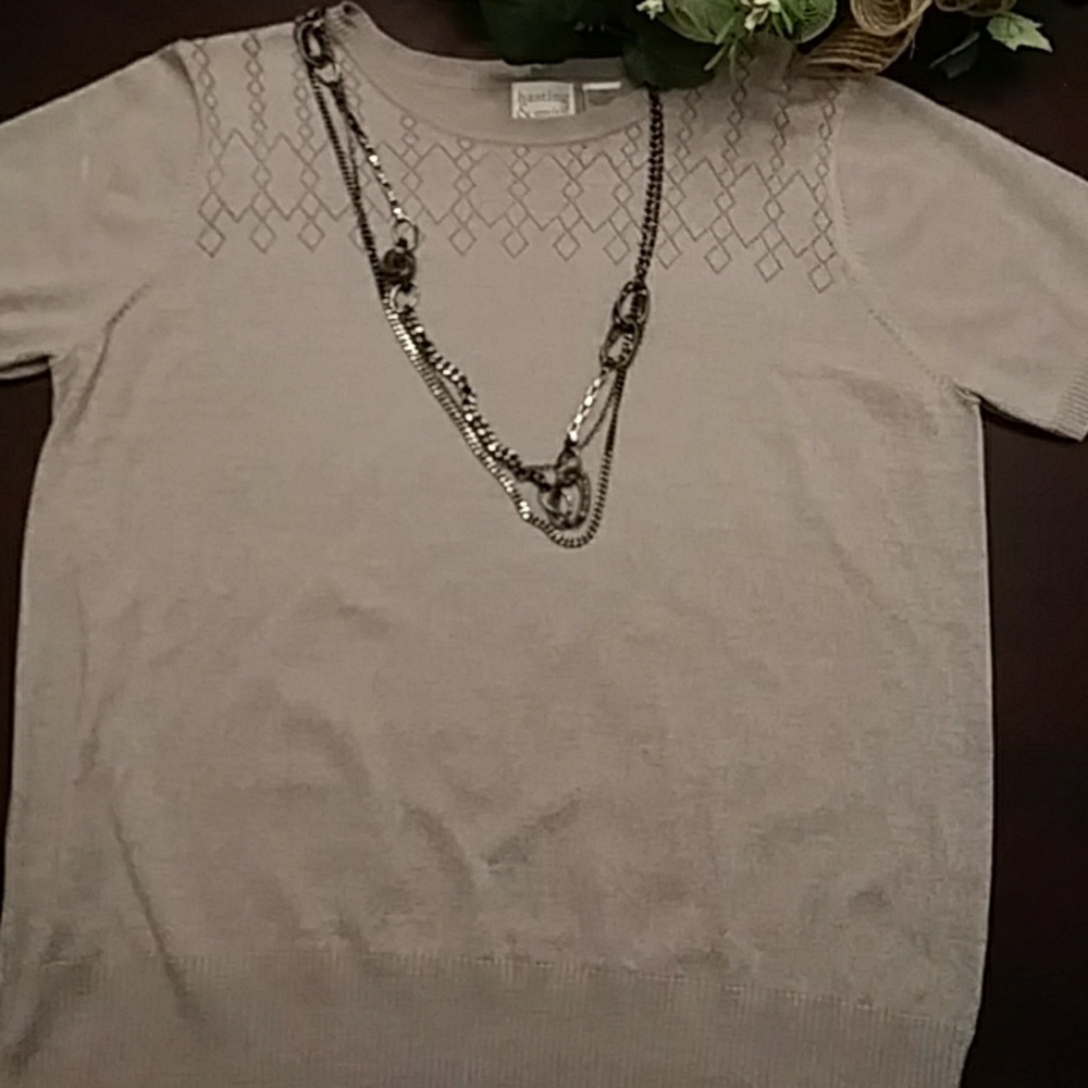 beautiful lightweight light grey sweater perfect f